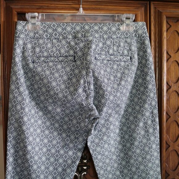 Bebop Printed Skinny Ankle Crop Pants NWOT! - Size 3/4 - Picture 7 of 16